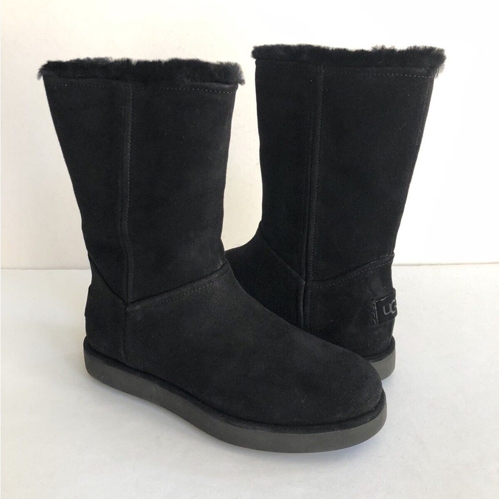 UGG Women’s Classic Blvd Boot